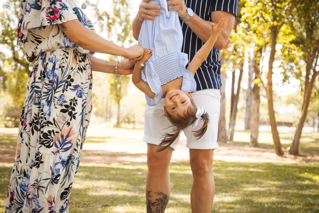 Sessão fotográfica de família no parque em Loulé Faro Algarve