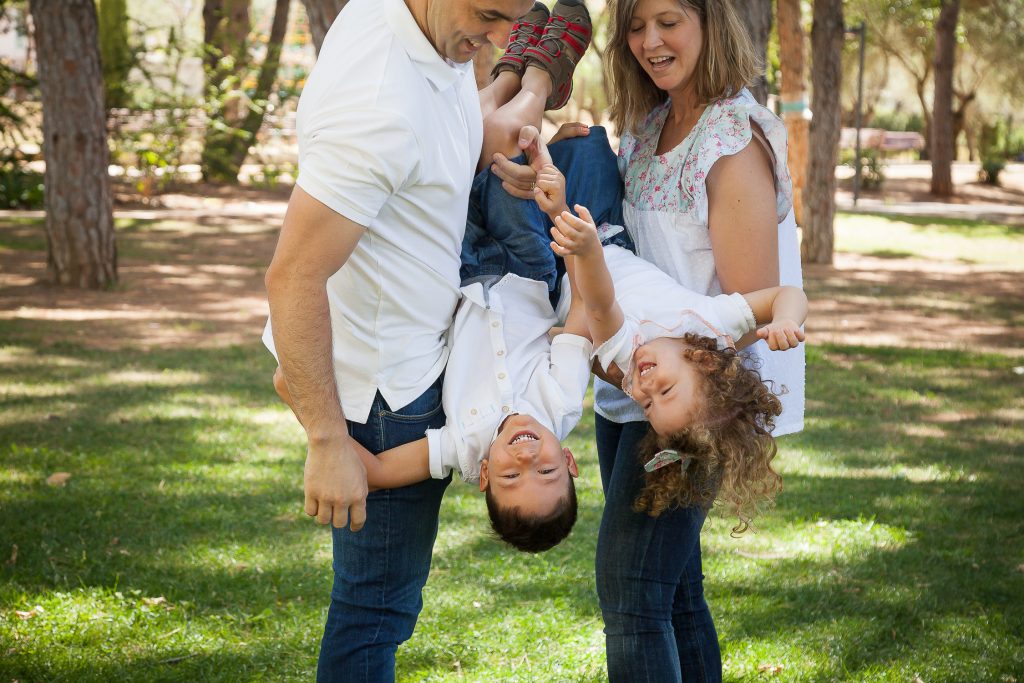 Sessão fotográfica de família no parque em Loulé Faro Algarve
