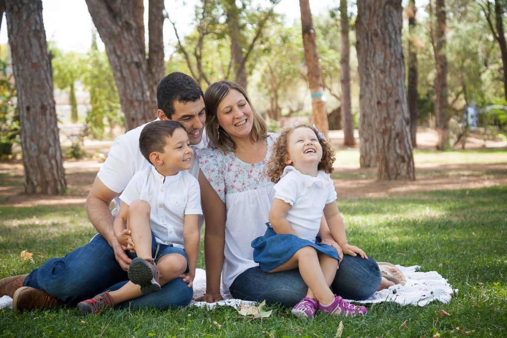 Sessão fotográfica de família no parque em Loulé Faro Algarve