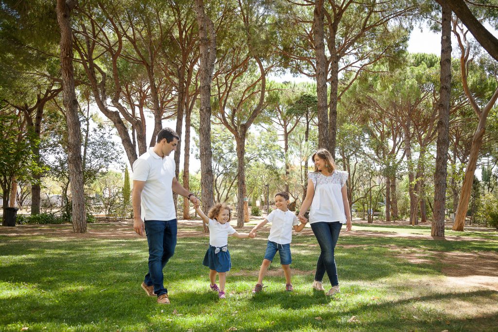 Sessão fotográfica de família no parque em Loulé Faro Algarve